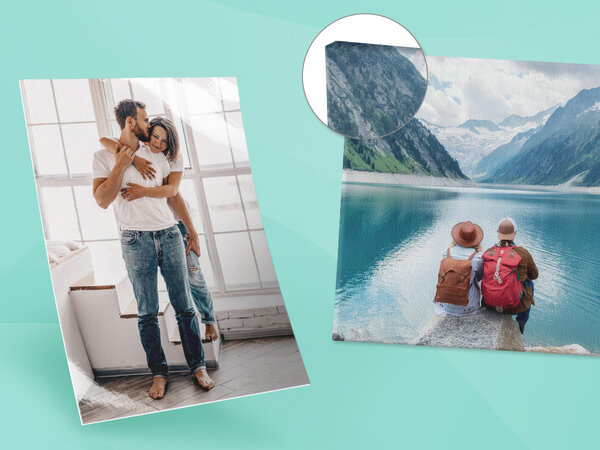 Poster mit Bild von einem sich umarmendem Paar und Leinwand mit zwei Personen am See mit Bergblick im Hintergrund.